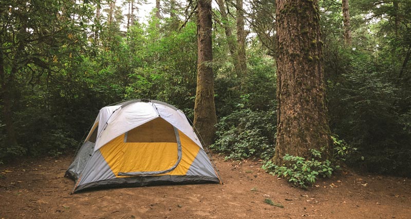 camping cu cortul